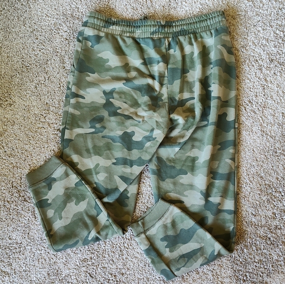 Old Navy Women's Green Camouflage Joggers Sweatpants Medium - Picture 4 of 4